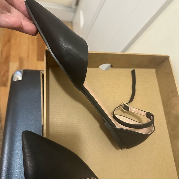 Elegant Black Women's Ankle Strap Flats - Picture 2 of 3